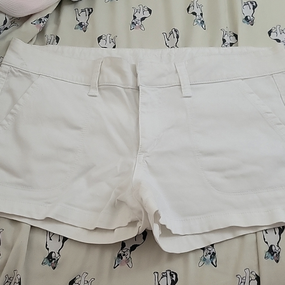 Arizona Size 11 white shorts